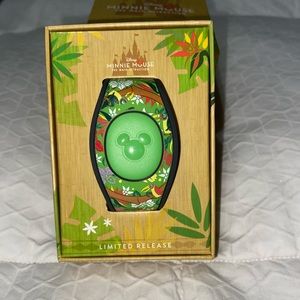 Minnie Main Attraction Tiki Room Magicband